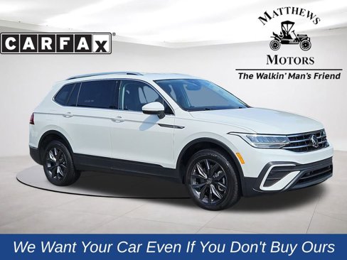Used 2024 Volkswagen Tiguan SE image 1