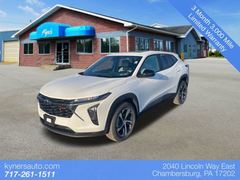 Used 2025 Chevrolet Trax RS w/ Sunroof Package image 1