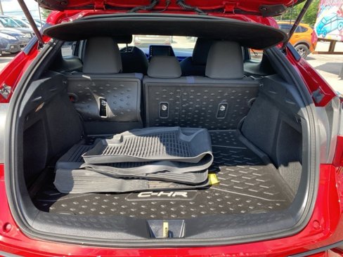 Used 2021 Toyota C-HR XLE image 21