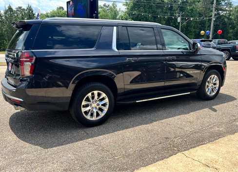 Used 2023 Chevrolet Suburban Premier image 4