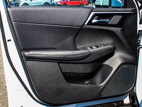 New 2025 Mitsubishi Outlander SE image 8