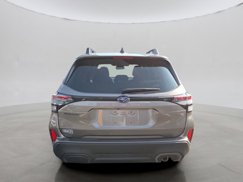 Certified 2025 Subaru Forester Limited image 5