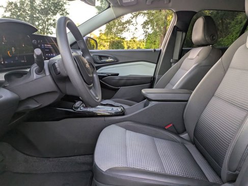 Used 2025 Chevrolet Trax LT image 14