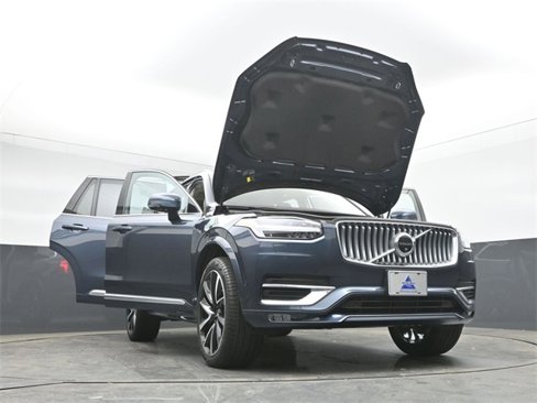 Used 2025 Volvo XC90 B6 Plus w/ Protection Package Premier image 55