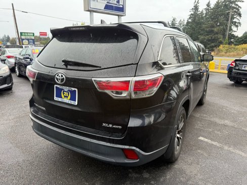Used 2016 Toyota Highlander XLE image 5