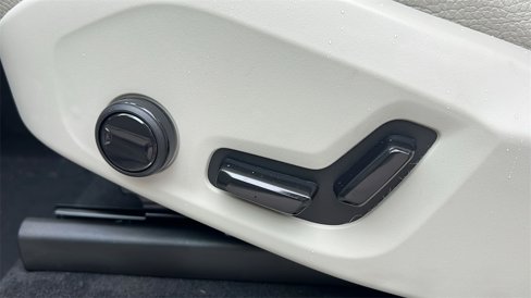 New 2025 Volvo XC90 T8 Plus w/ Protection Package Premier image 28