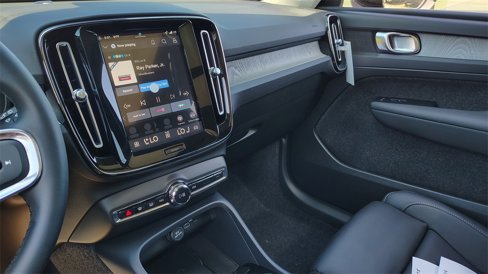 New 2026 Volvo XC40 B5 Plus w/ Climate Package image 24