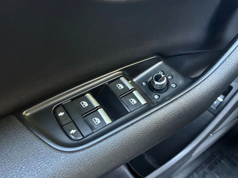 Used 2018 Audi Q7 3.0T Premium Plus w/ Premium Plus Package image 27