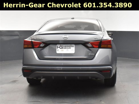 Used 2024 Nissan Altima 2.5 SV image 6