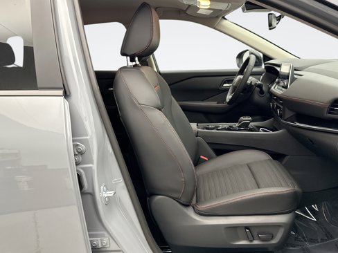 Used 2026 Nissan Rogue SV w/ Rock Creek Premium Package image 17