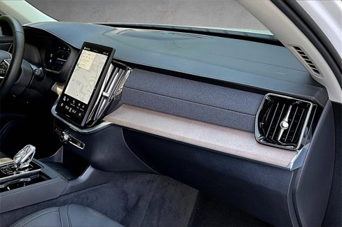Certified 2025 Volvo XC90 B6 Plus w/ Protection Package image 21