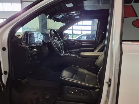 Used 2023 Cadillac Escalade ESV Premium Luxury image 22