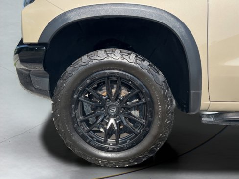 Used 2022 Chevrolet Silverado 1500 ZR2 w/ Technology Package image 24