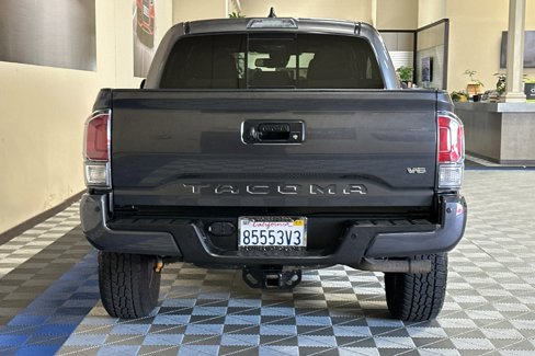 Used 2021 Toyota Tacoma TRD Off-Road image 5