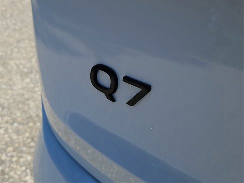 Certified 2025 Audi Q7 3.0T Prestige image 12