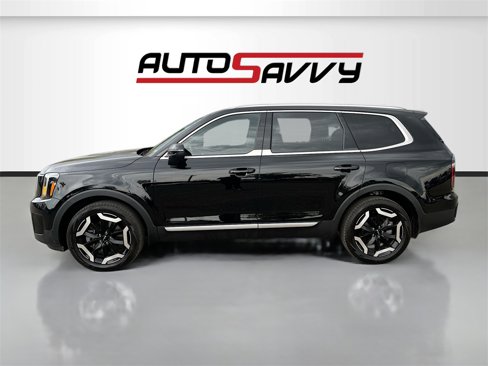 Used 2024 Kia Telluride EX w/ EX Captain's Chair Package image 4