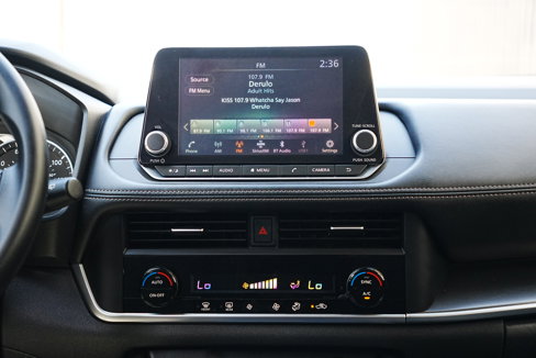 Used 2024 Nissan Rogue SV image 14
