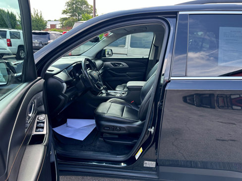 Used 2020 Chevrolet Traverse LT w/ LT Premium Package image 16