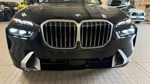 Used 2025 BMW X7 xDrive40i image 44