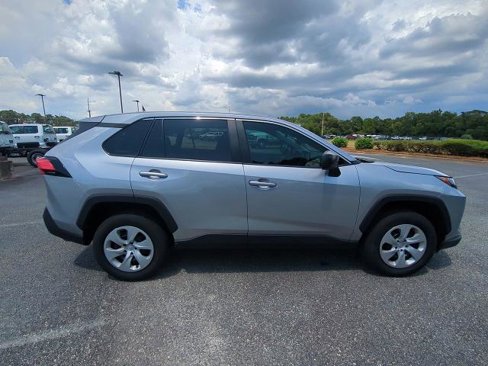 Used 2023 Toyota RAV4 LE image 3