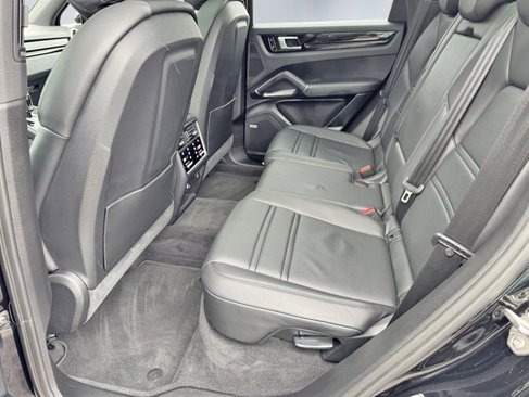 Used 2019 Porsche Cayenne image 23