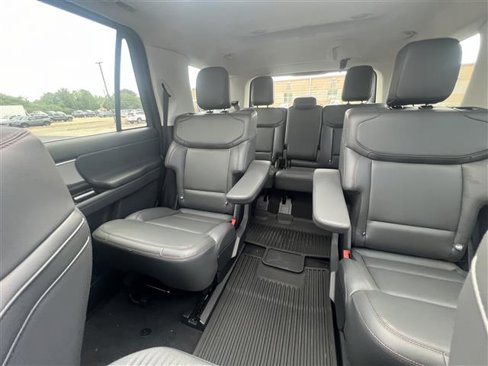 New 2025 Ford Expedition Active image 9