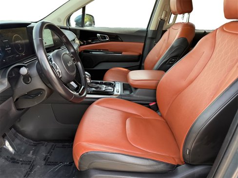 Used 2024 Kia Carnival SX image 9