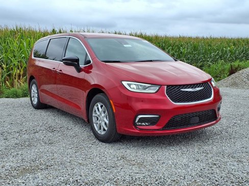 New 2026 Chrysler Pacifica Select image 2