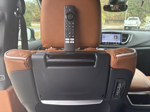 New 2026 Chrysler Pacifica Pinnacle image 22