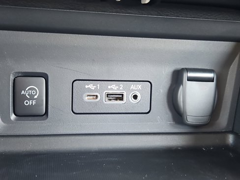 Used 2025 Nissan Sentra SV image 10