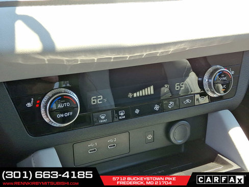 New 2025 Mitsubishi Outlander SE image 11