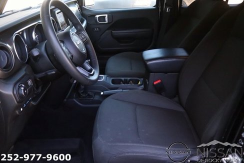 Used 2023 Jeep Wrangler Unlimited image 14