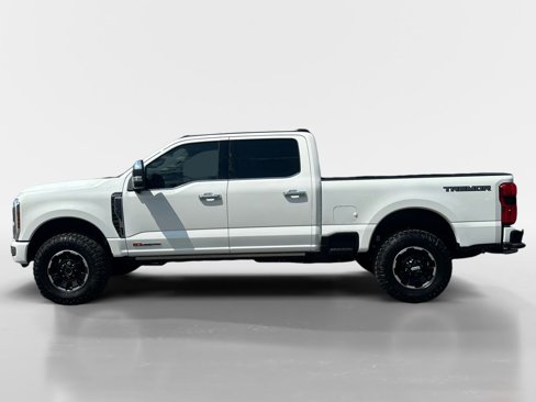Used 2025 Ford F250 Platinum w/ Platinum Plus Package image 2