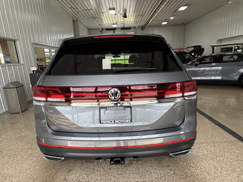 Used 2024 Volkswagen Atlas SE image 17