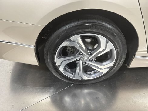 Used 2018 Honda Accord EX image 14
