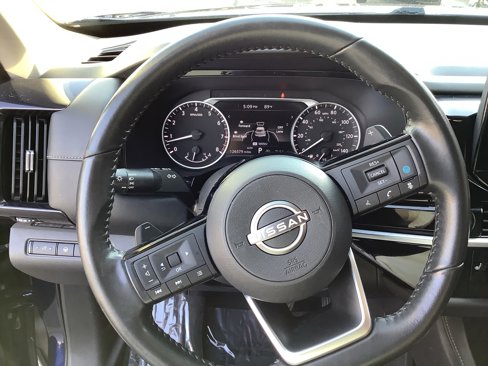 Used 2022 Nissan Pathfinder SV image 14