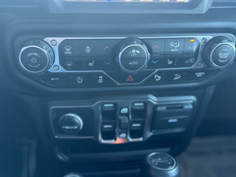 Used 2019 Jeep Wrangler Unlimited Sahara w/ Advanced Safety Group image 19