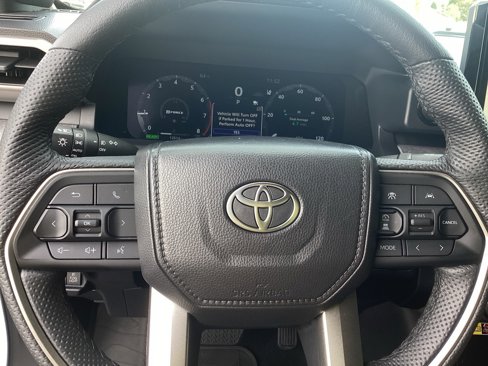 Used 2024 Toyota Tacoma Trailhunter image 19