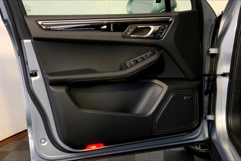 New 2026 Porsche Macan image 20