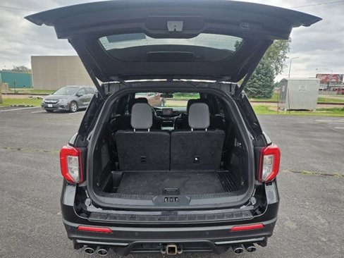 Used 2020 Ford Explorer ST image 13