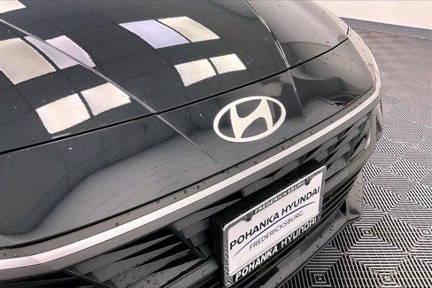 Used 2025 Hyundai Elantra Sport image 24