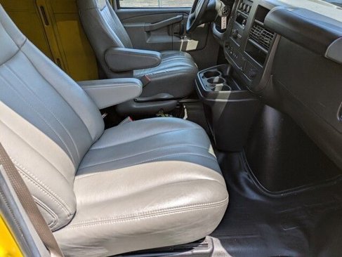 Used 2023 Chevrolet Express 2500 image 29