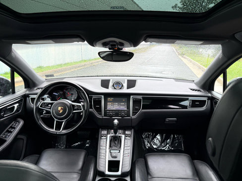 Used 2016 Porsche Macan S image 2