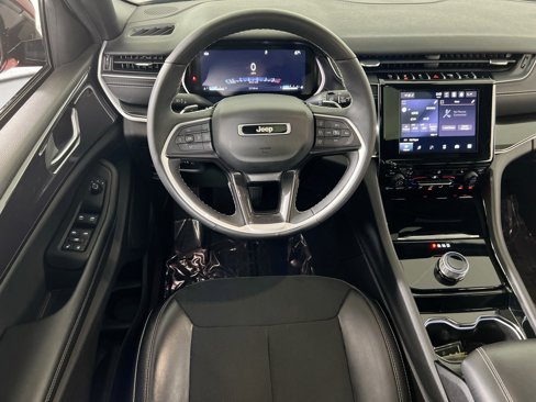 Used 2023 Jeep Grand Cherokee Altitude image 22