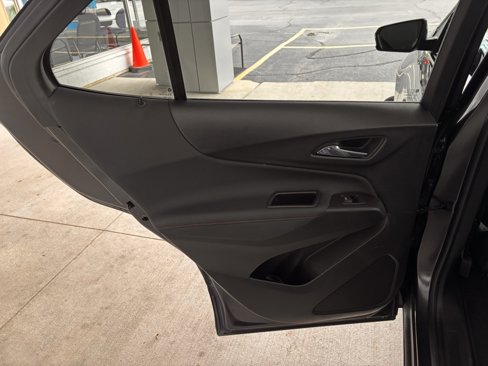 Used 2022 Chevrolet Equinox RS w/ RS Leather Package image 26