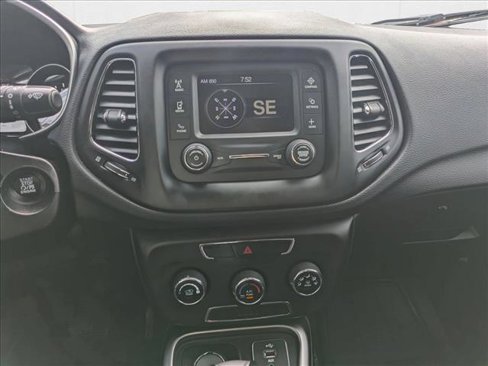 Used 2018 Jeep Compass Latitude image 13