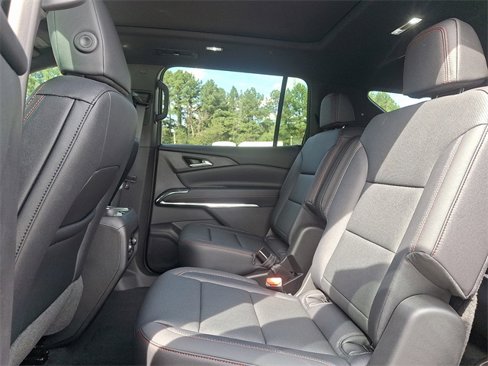 Used 2026 Chevrolet Traverse Z71 image 5