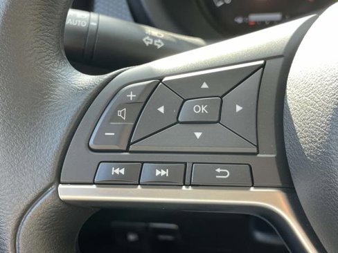 Used 2024 Nissan Kicks SV image 17