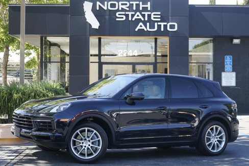 Used 2021 Porsche Cayenne w/ Premium Package image 1