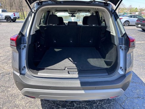 Used 2023 Nissan Rogue SV image 5